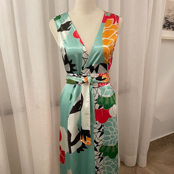 Reversible Floral Wrap (Sample Sale) - Picture 1 of 12